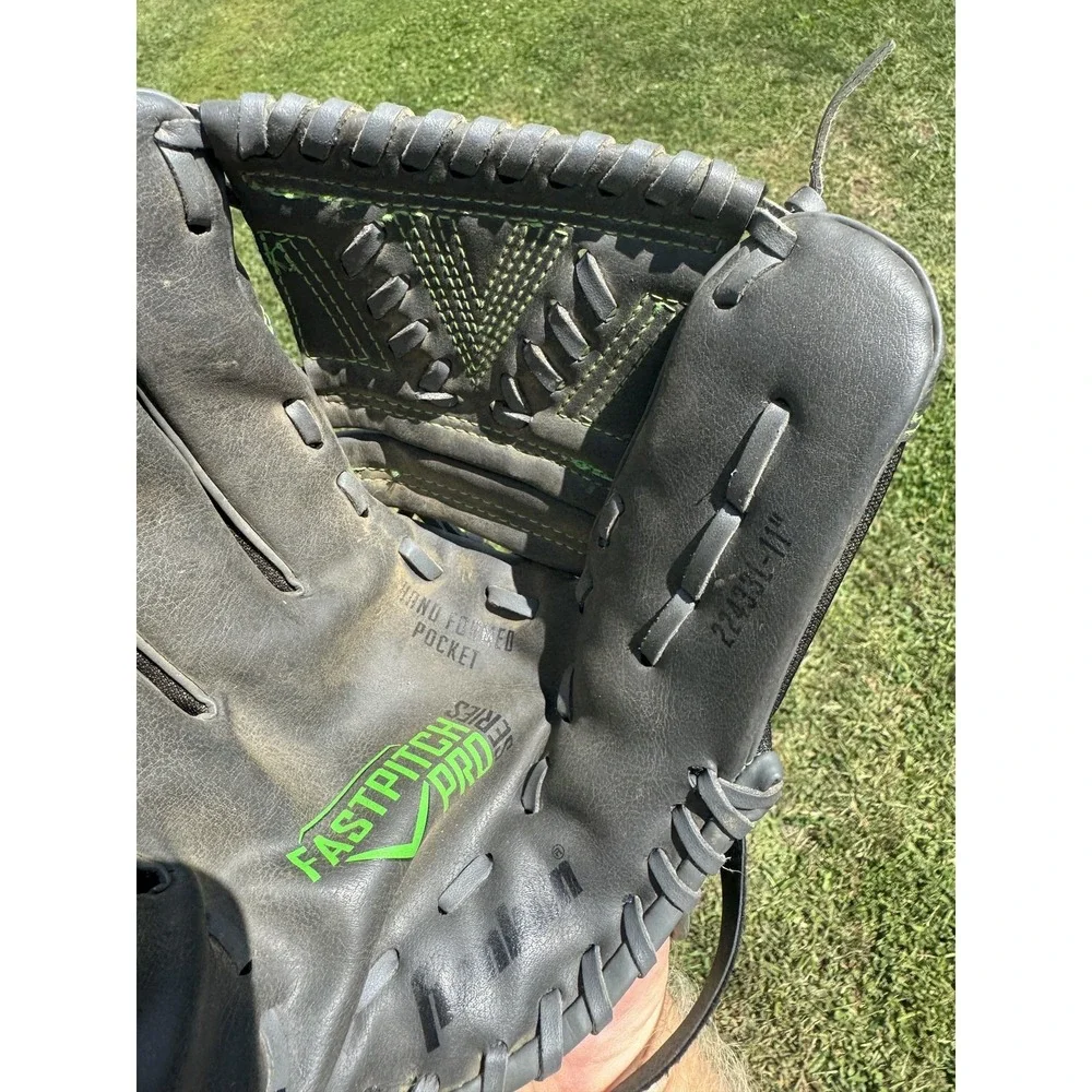 Franklin Fastpitch Pro Series 11 Youth Softball Glove Black Girls LHT 22433L-11